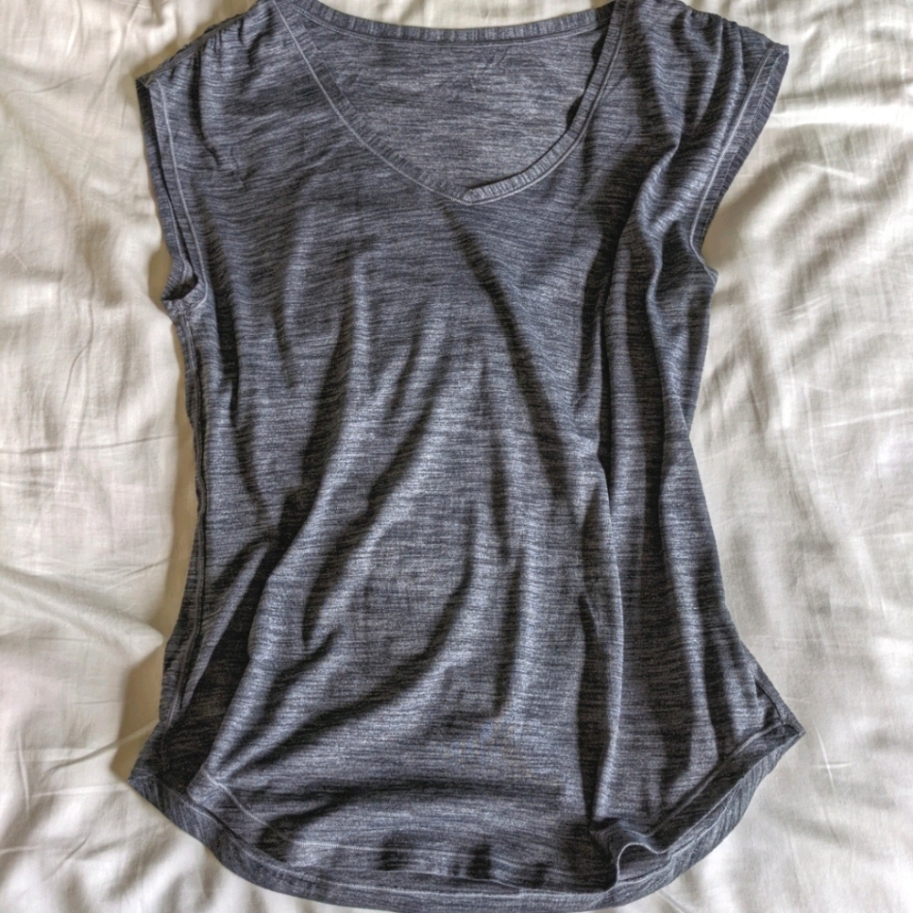 Lululemon Tee